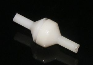 Plastikowy filtr paliwa